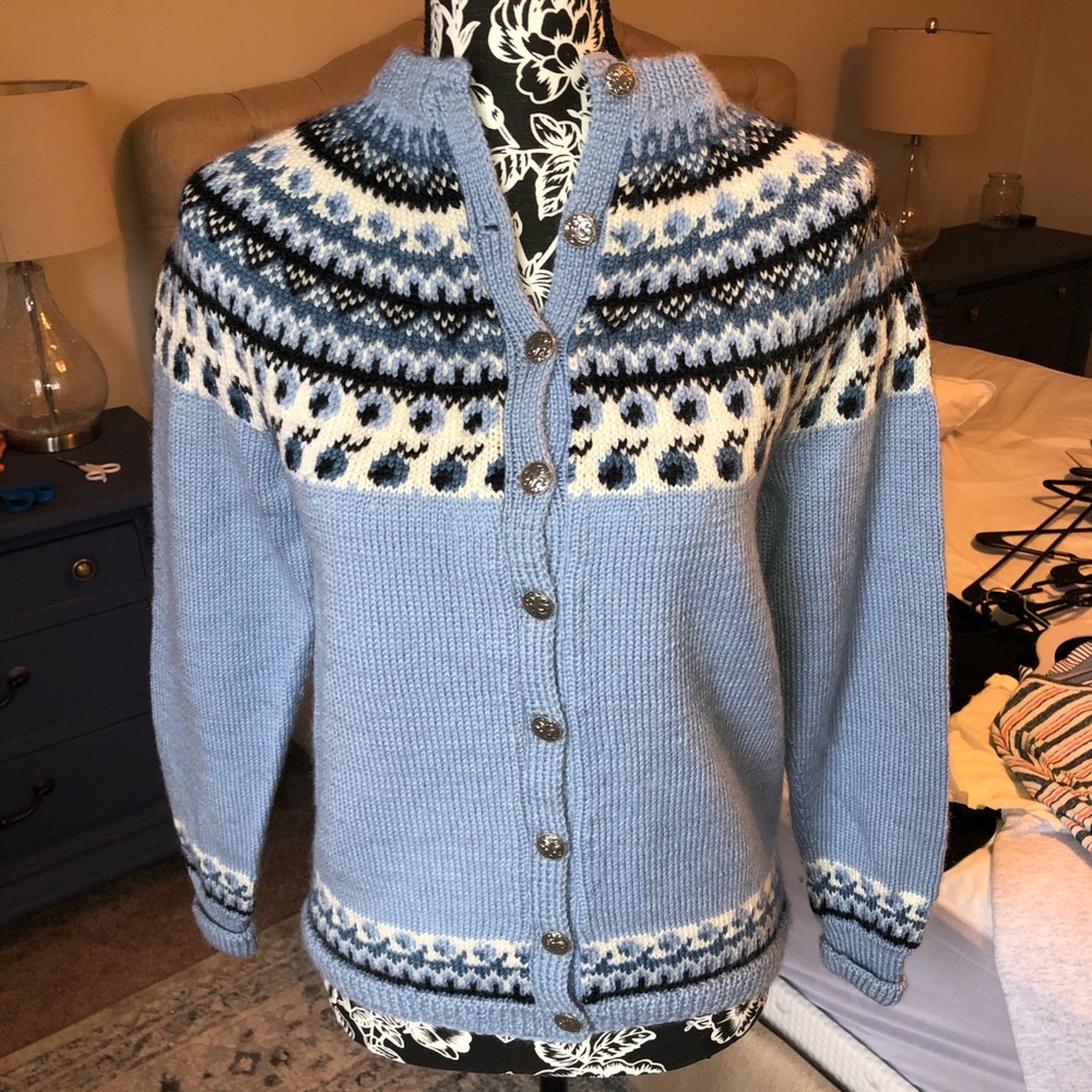 100% HANDMADE WOOL VINTAGE SWEATER